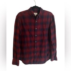 Club Monaco Men’s Red Plaid Button Up Long Sleeve